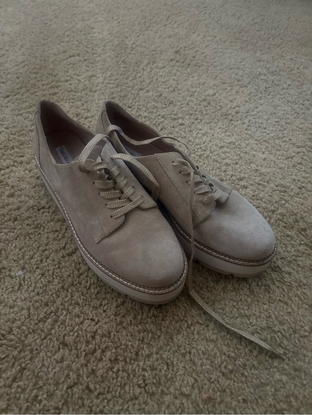 Ladies Casual Lace-Up Suede Oxfords in Light Taupe
